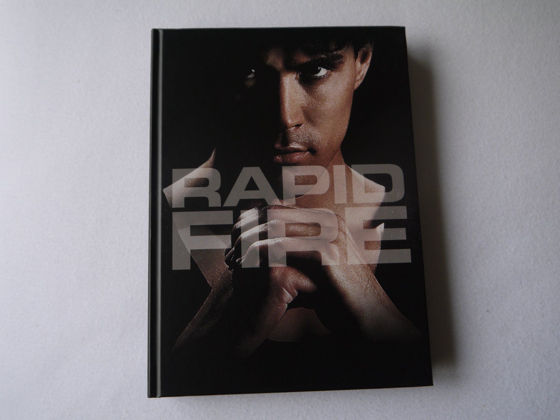 Tutti i DVDs: RAPID FIRE - Unbewaffnet und extrem gefährlich - Mediabook – Usato da Hagendorn venduto da Blaf