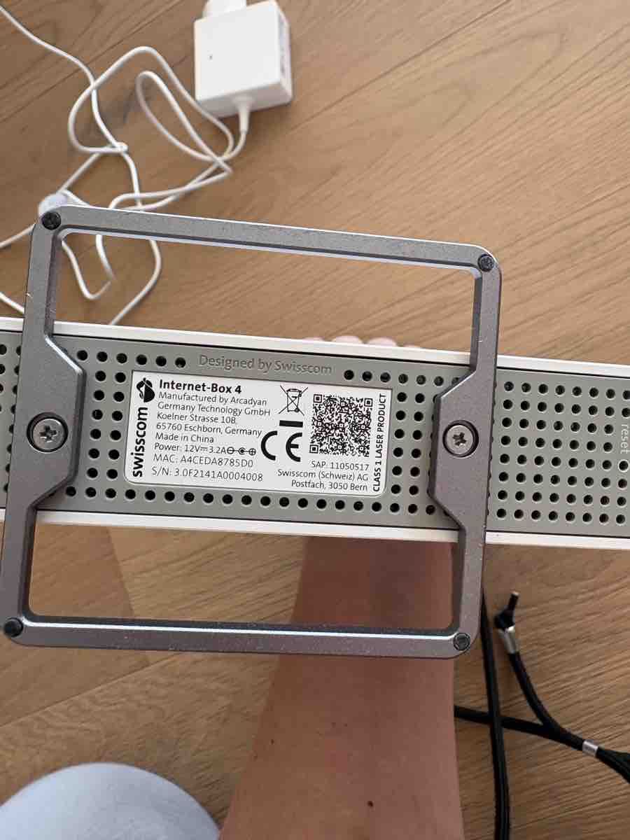 Swisscom Modem & Router: Swisscom Internet-Box 4 Router gebraucht weiss – Usato da Steffisburg venduto da Gretchenfrage 1