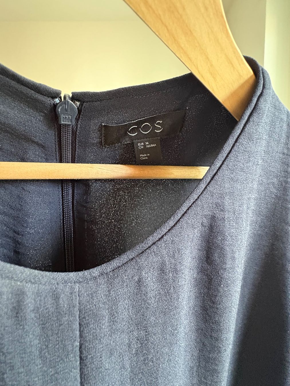 Cos Vestiti: langes Kleid von COS – Nuovo (secondo la descrizione) da Zürich venduto da bbbggg 5