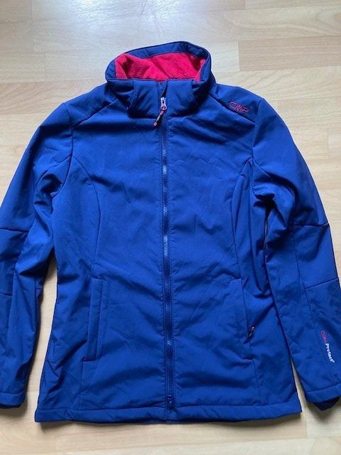 Vestes: Schöne Softshelljacke Damen, CMP, wie neu – D'occasion à Cham par I7I7