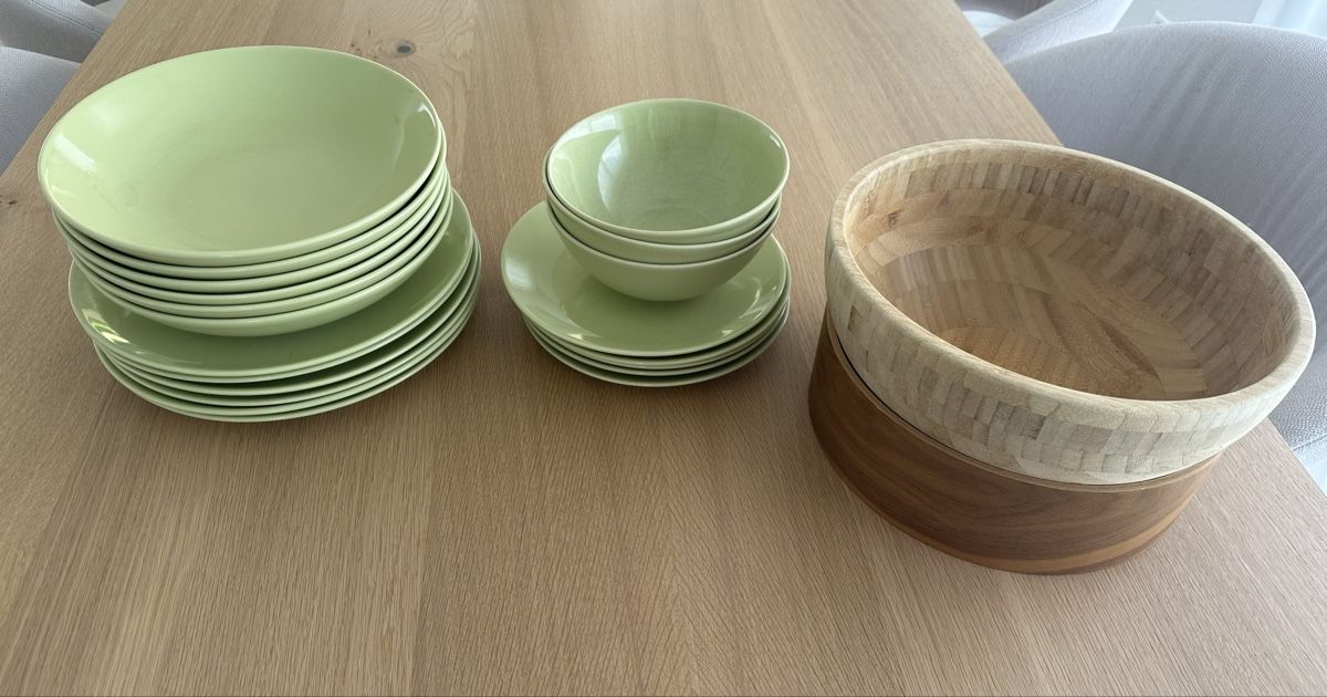 Ikea Set di piatti: Geschirrset Ikea grün – Usato da Brügglen venduto da niinelii