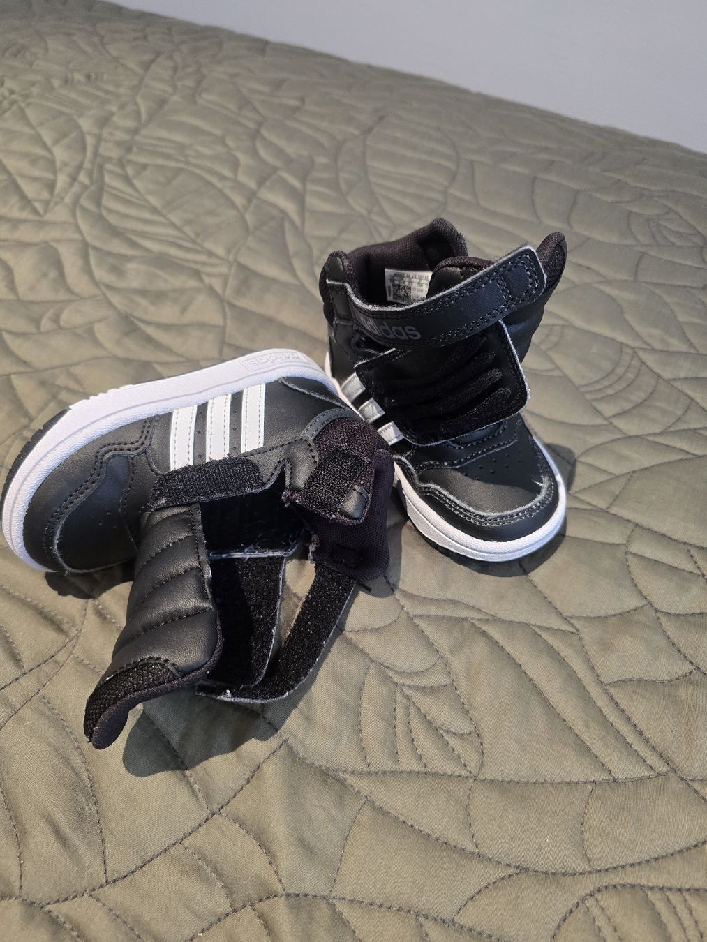 Adidas Schuhe für Jungen: Adidas Kinder Schuhe,  Gr.22 – Neu und originalverpackt aus Rorschacherberg von Olgamedved 4