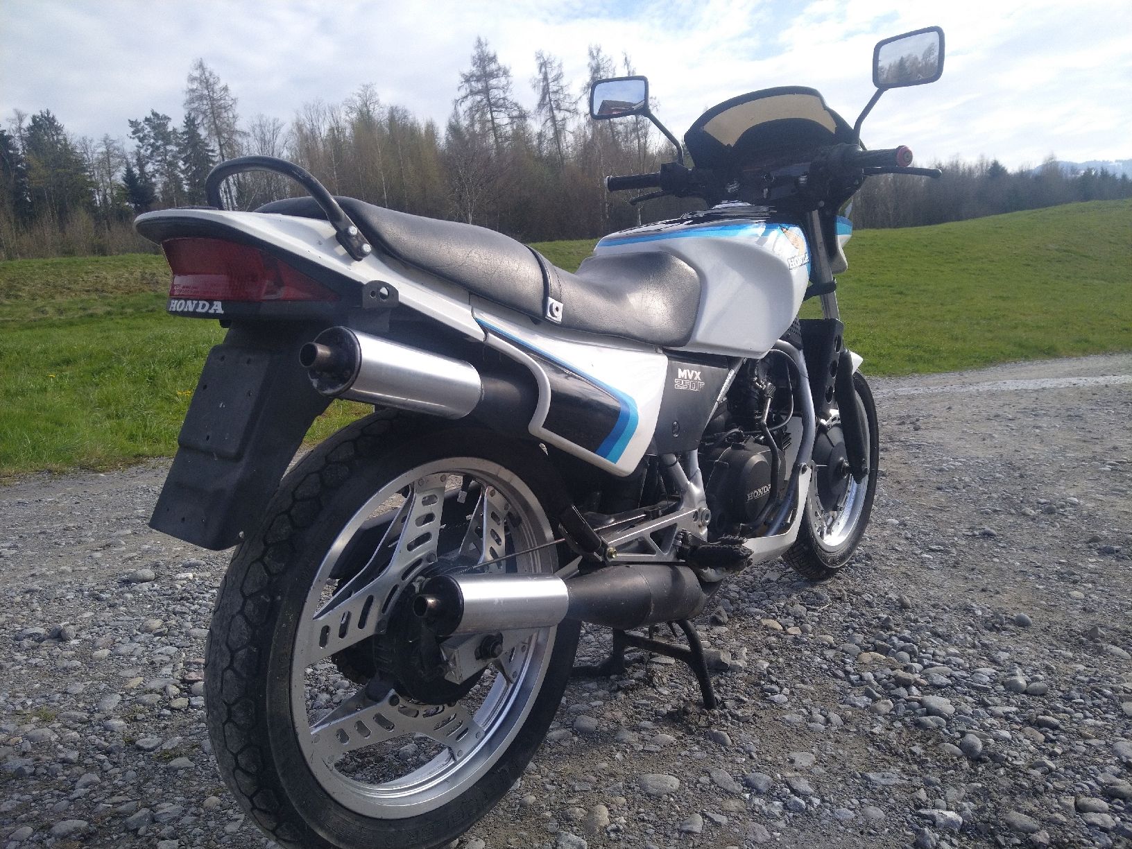 Honda Strasse: HONDA MVX 250 F RARITÄT – Gebraucht aus Bollingen von opelmantaGTE 4