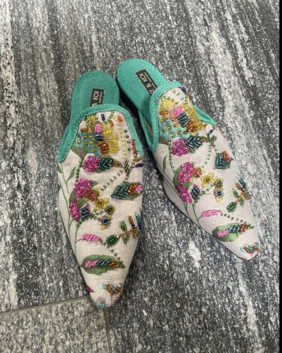 Scarpe da donna: Hand made Floral Mules - Size 37 - New Condition! – Nuovo (secondo la descrizione) da Sementina venduto da NinaDel 1