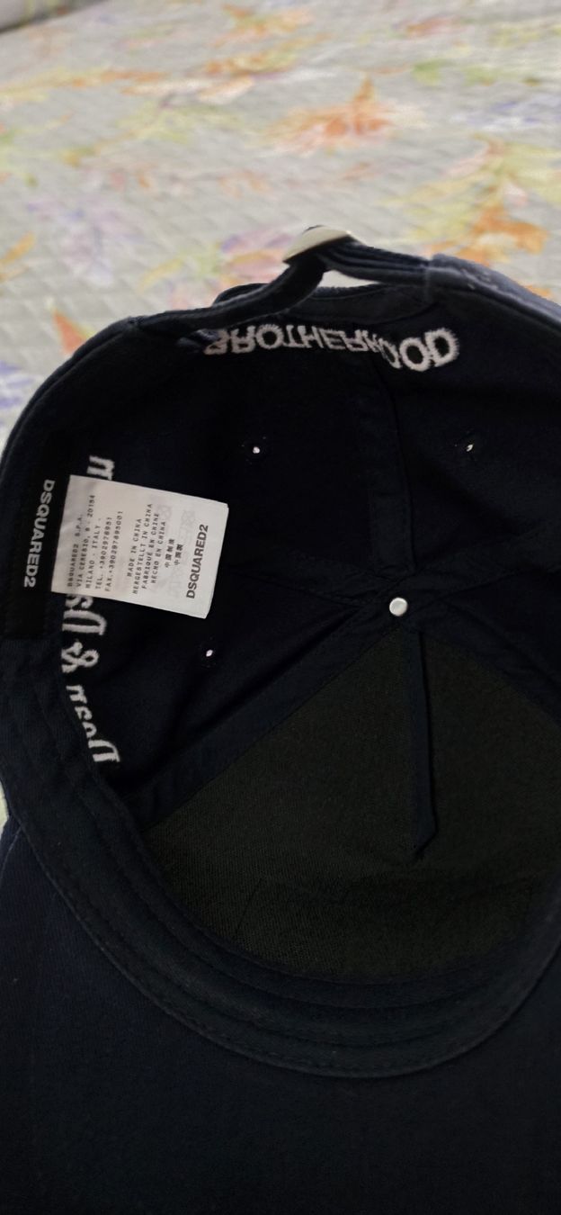 Dsquared2 Copricapi, berretti & cappellini: Dsquared2 Cap – Nuovo (secondo la descrizione) da Gontenschwil venduto da erm_sp56 2
