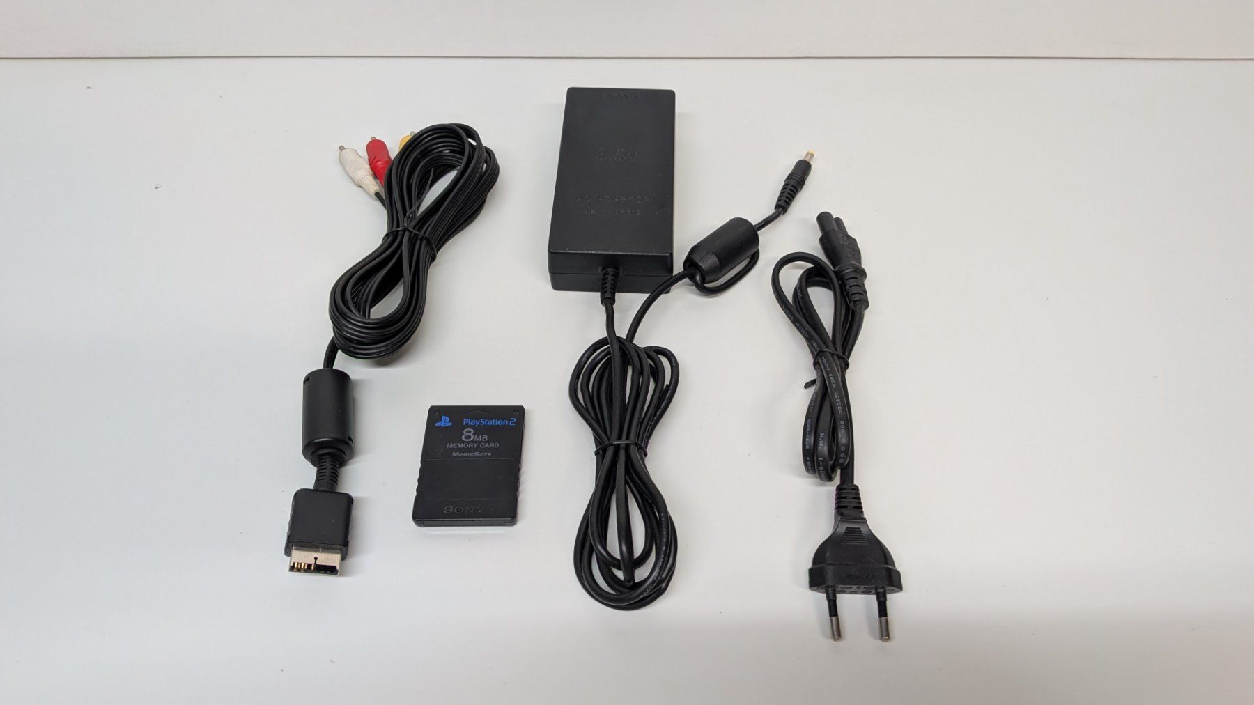 Sony Consoles: PlayStation 2 Slim mit Zubehör – D'occasion à Menziken par mame18 5