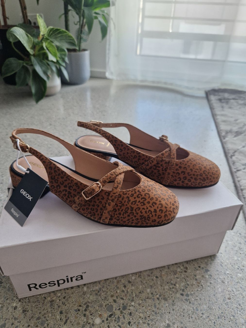 Geox Damenschuhe: GEOX Slingback with Leo-Print EU35 NEW – Neu und originalverpackt aus Dübendorf von ami_6zyy