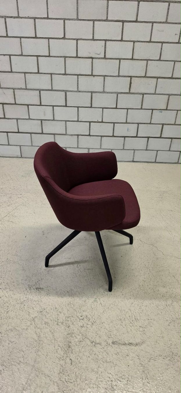 Chaises: 4x ASSMANN Consento Drehstuhl mit Pyramidenfuss – D'occasion à Oberentfelden par AssmannSwissAG 1
