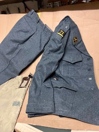 Militär Uniform und Sack