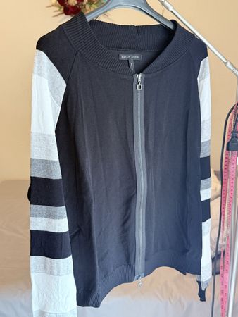Sarah Pacini veste 
