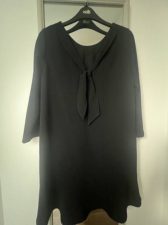 Robes: Robe Sézane 38 – D'occasion à Mies par lil_6tnp 2