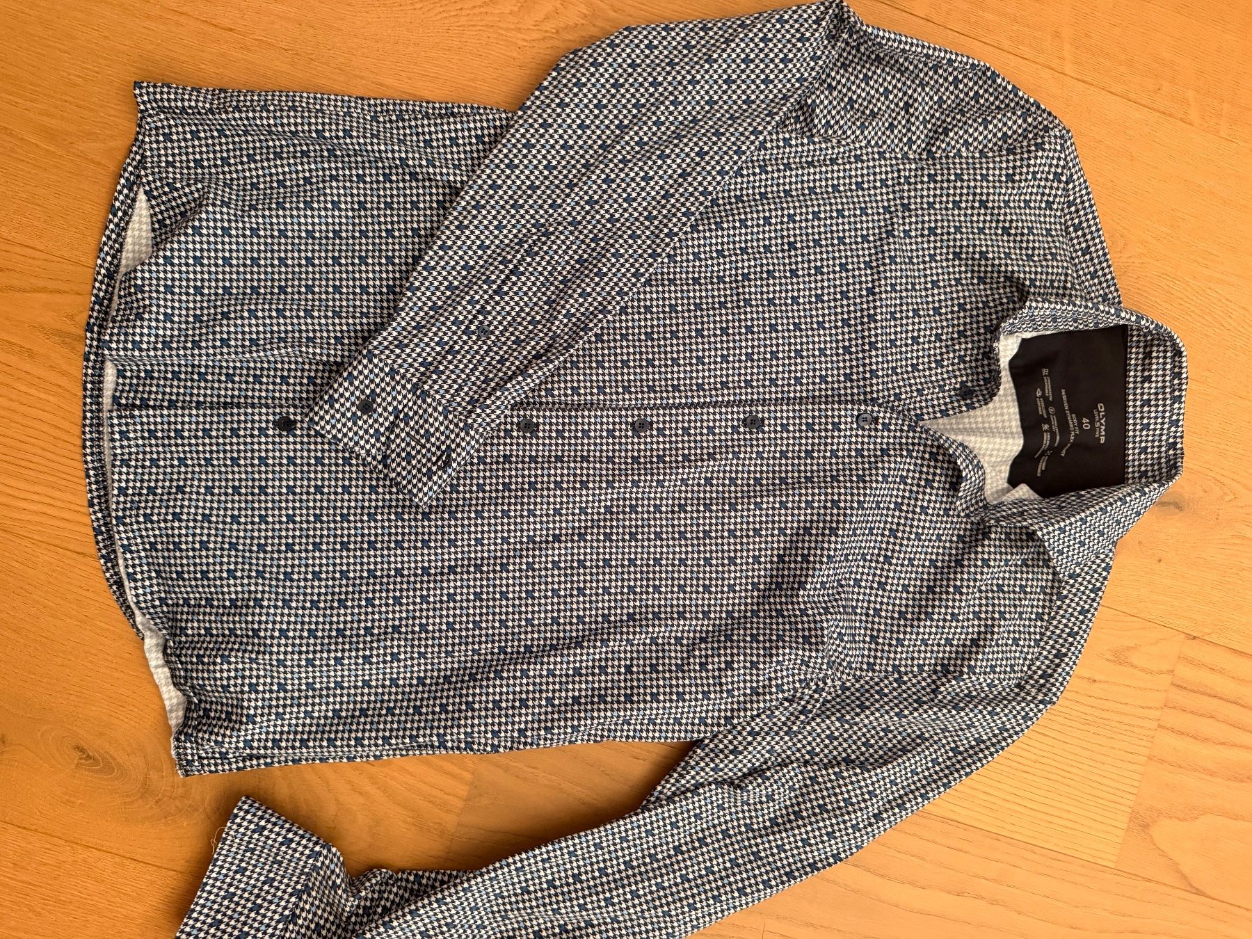 Camicie: Hemden – Usato da Rüthi (Rheintal) venduto da bue_wmb2 3