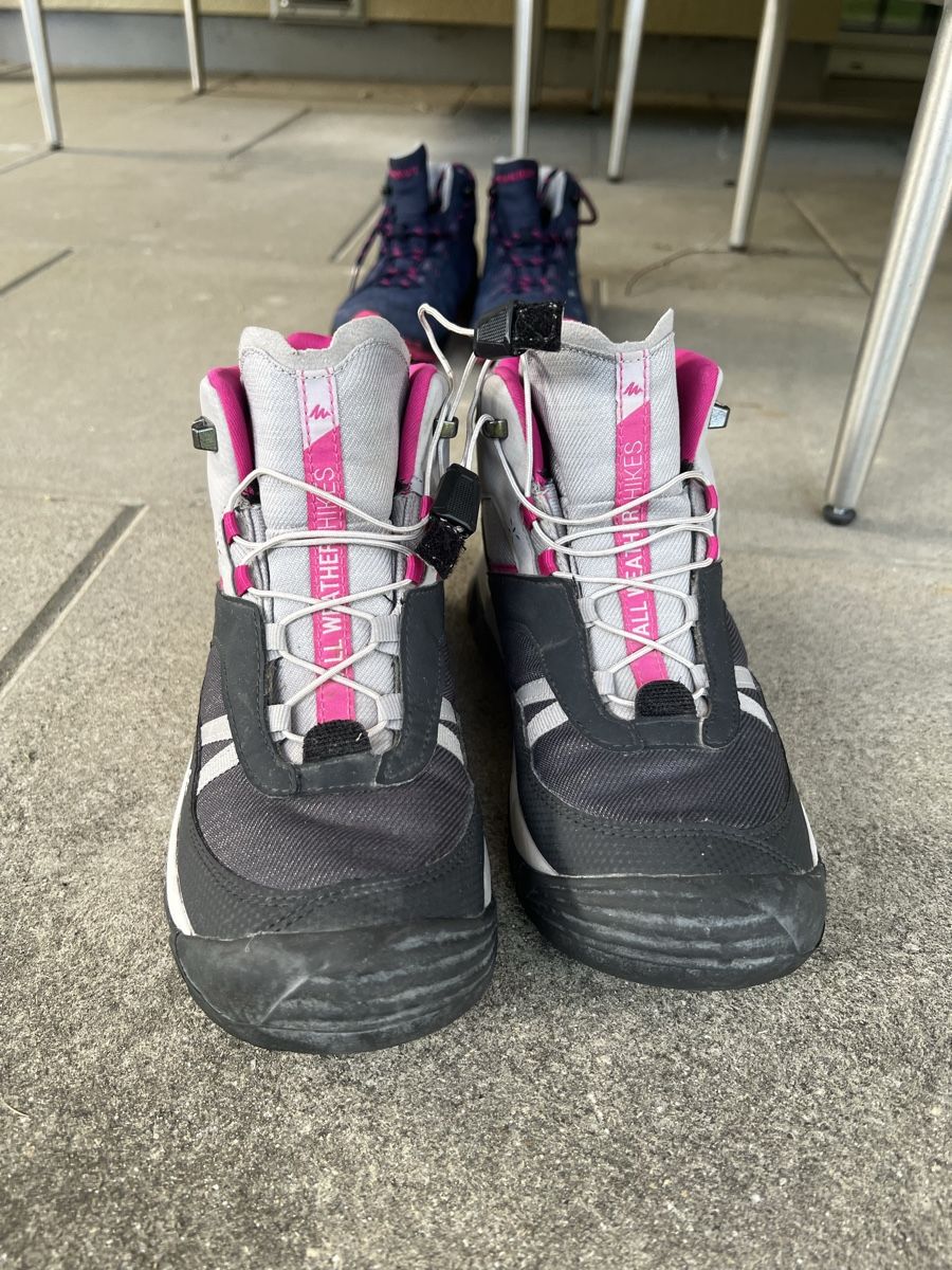 Decathlon Scarpe per ragazze: Quechua Wanderschuhe, Grösse 37, Top Zustand! – Usato da Frasnacht venduto da Babuzi