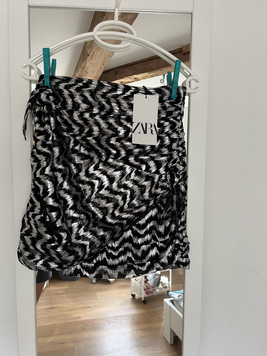 Zara Gonne: ZARA Mini Rock Neu – Nuovo e nell'imballaggio originale da Moudon venduto da patricia115