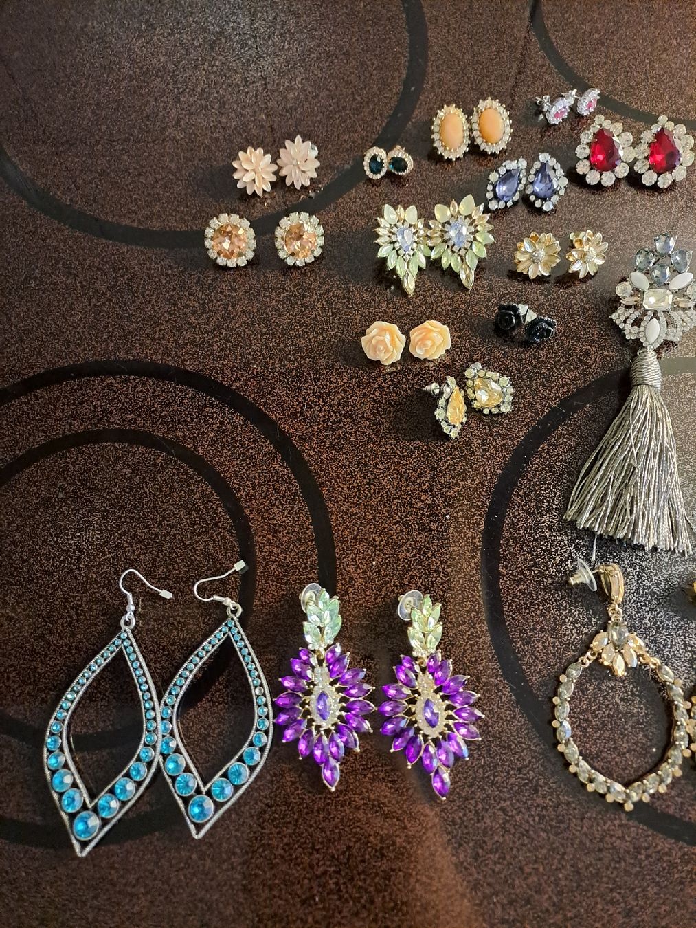 Altri gioielli: Grosse Sammlung Modeschmuck Ohrringe verschiedene Modelle – Usato da Rickenbach LU venduto da bishiida 2