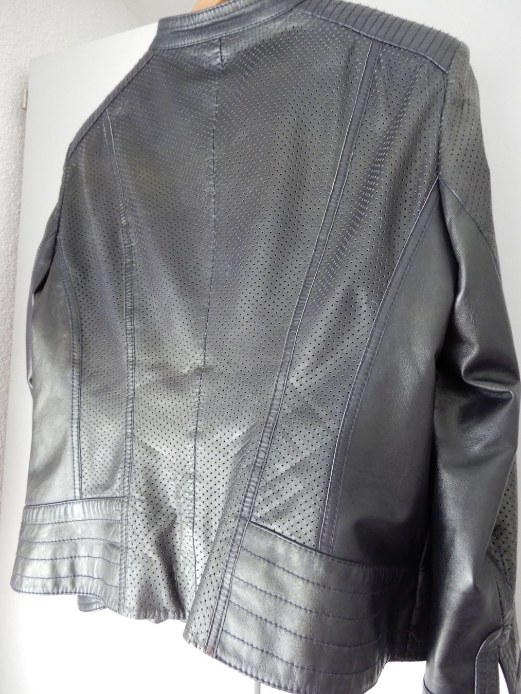 Gerry Weber Jacken: Gerry Weber, Lederjacke dunkelblau, Grösse 42 – Gebraucht aus Burgdorf von Liss 1