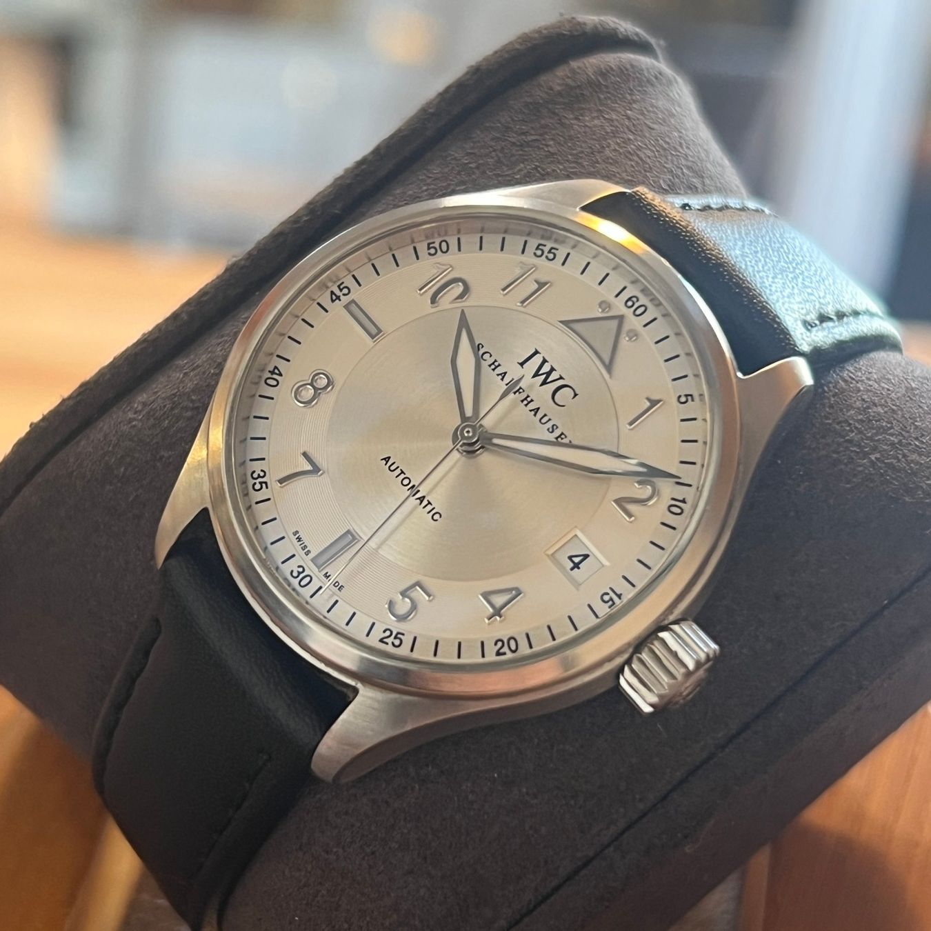 IWC Orologi: IWC Spitfire Automatic Date Silver Dial IW325605 – Usato da Carouge GE venduto da Watchaser 8