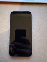 iPhone 13 blau inkl. mehreren Hüllen und Zubehör