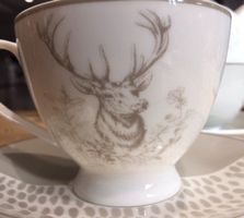 Tasse mit Hirsch und Unterteller/Neu