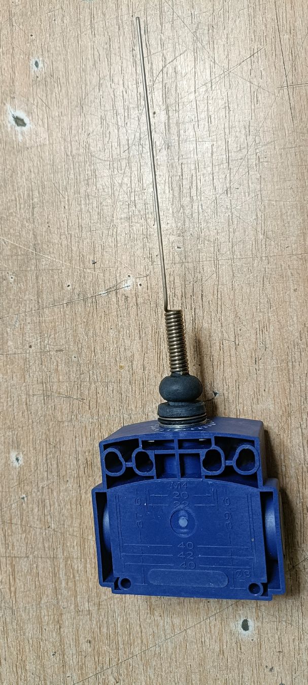 Tutti gli attrezzi: Positionsschalter mit Federstab blau neu – Nuovo e nell'imballaggio originale da Eschlikon TG venduto da nun_hnb7 2