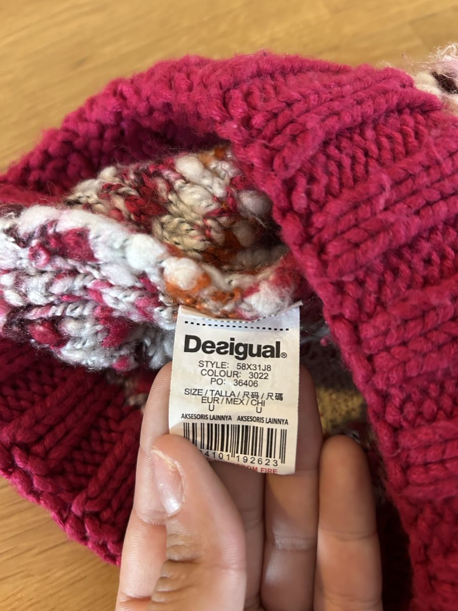 Desigual Altro abbigliamento per bambina: Bonnet et écharpe Desigual – Usato da Daillens venduto da guisepa 4