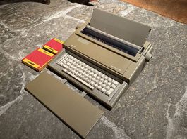 Macchina da scrivere Olivetti Lettera E501 - Vintage 1980