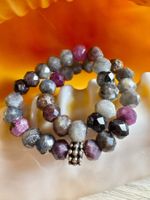 Unikat Stretch-Armband mit facettierten Chalzedonen & Silber