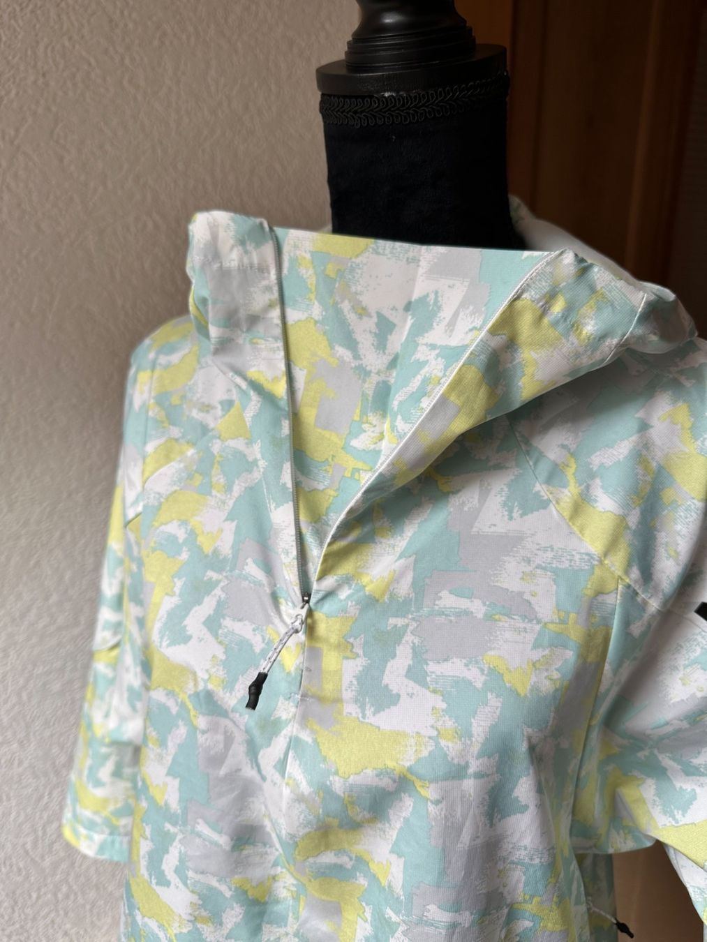 North Face Giacche: The North Face Windshield Windbreaker M – Usato da Gümmenen venduto da FelizitasHermann 2