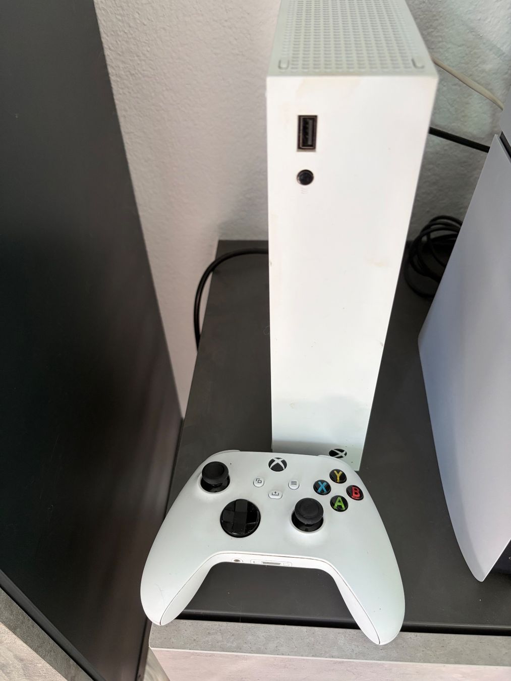 Microsoft Consoles: Xbox Series s 512gb + Original Controller – D'occasion à Sargans par metalhead07