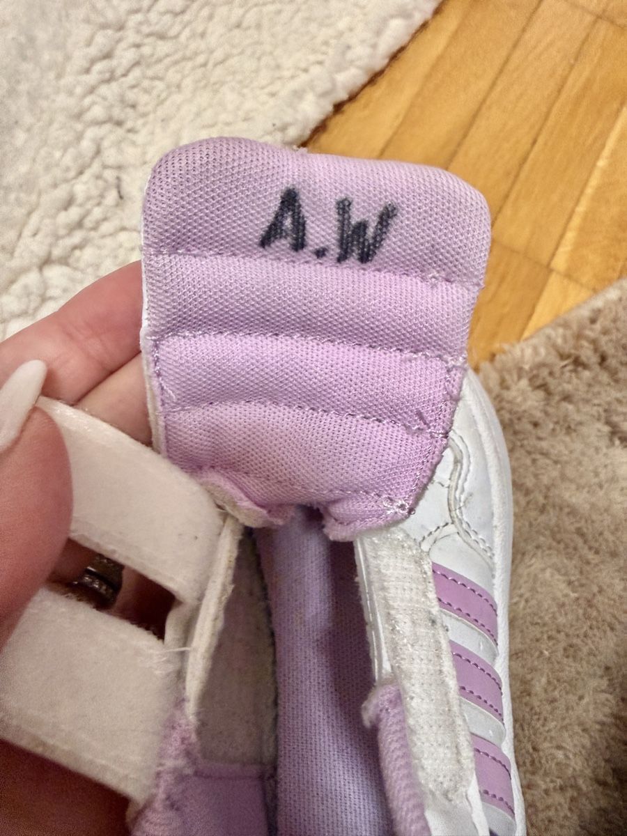 Adidas Schuhe für Mädchen: Adidas Schuhe Gr. 22 – Gebraucht aus Horgen von AA.AW55 3