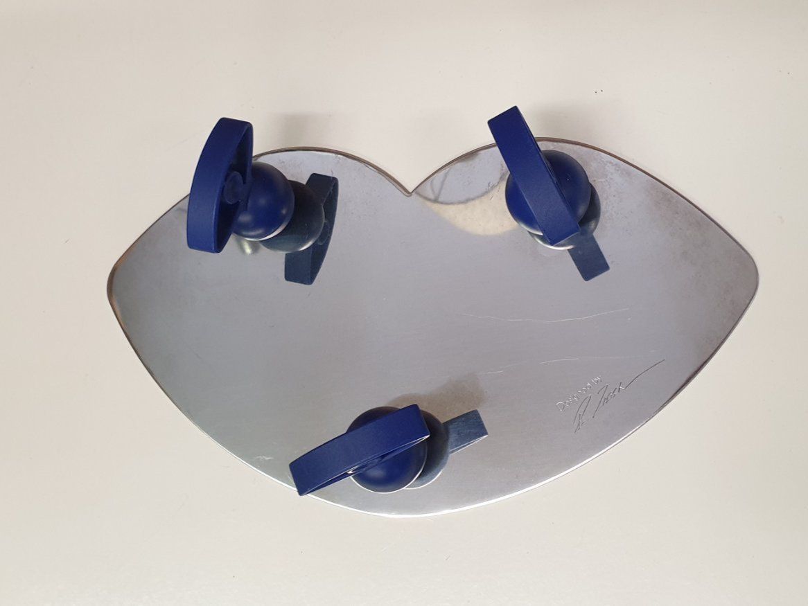 Statuette: Design by Rolf Ziegler – Usato da Emmen venduto da magelan