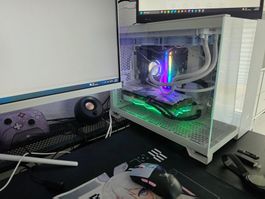 Gaming-PC (RTX 3080, Ryzen 7, 32GB, Wasserkühlung) + 27" Ace