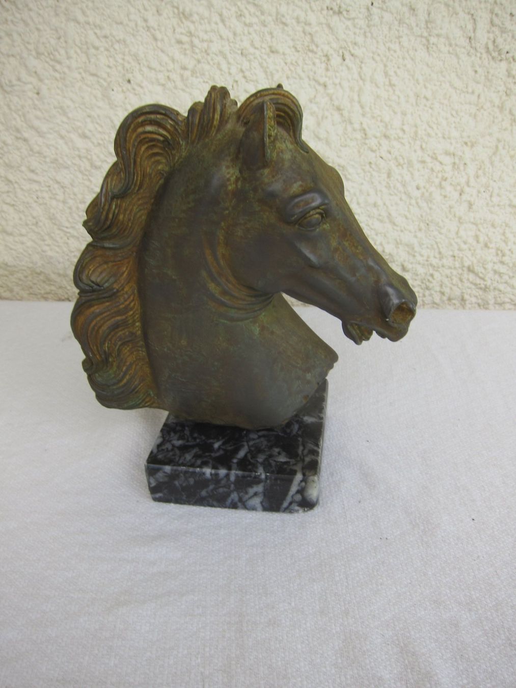 Skulpturen & Statuen: Pferdekopf Skulptur – Gebraucht aus Regensdorf von Eri8057