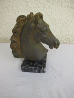 Pferdekopf Skulptur