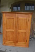 Grosser Kleiderschrank / Wäscheschrank, Kirschbaum massiv