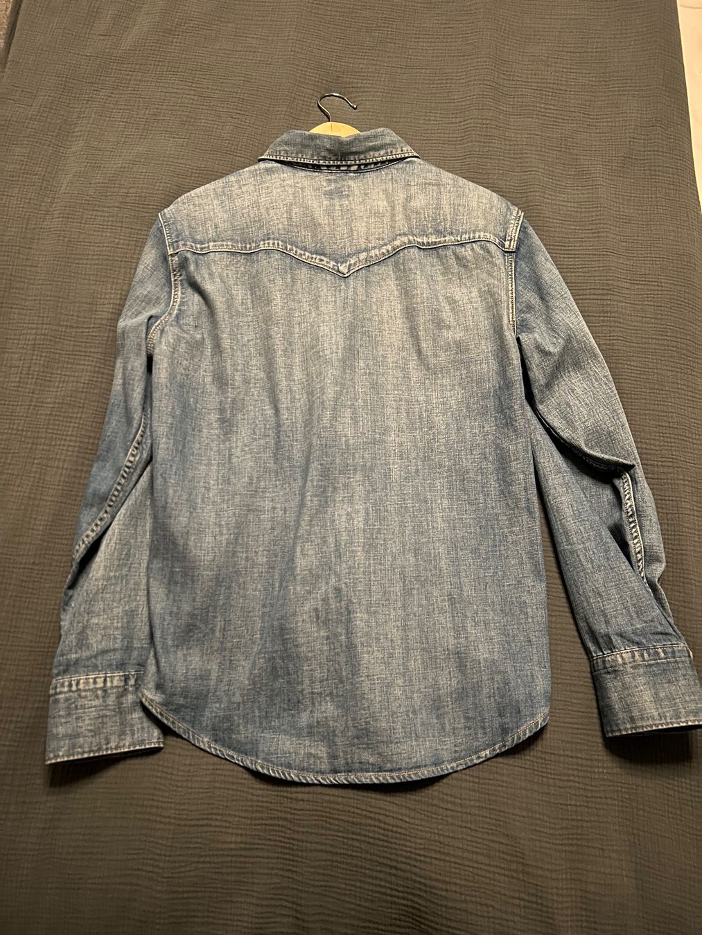 Camicie: Chemise Levis Taille M – Usato da Neuchâtel venduto da jon_588l 1