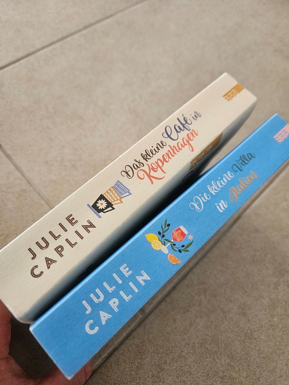 Libri: Julie Caplin 2 Romane – Usato da Rüti ZH venduto da looren94 3
