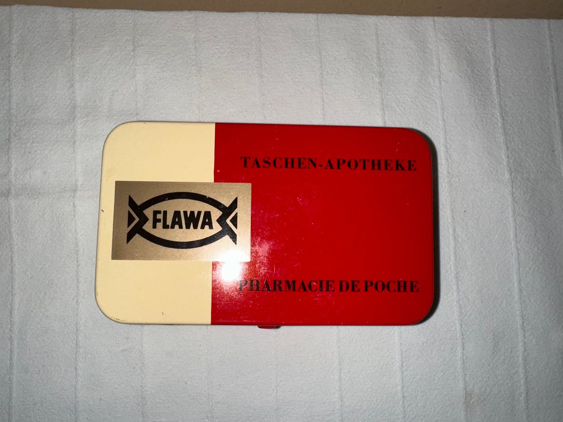 Verbandkästen: Ancienne pharmacie de poche FLAWA – Gebraucht aus Ste-Croix von mjmg 3