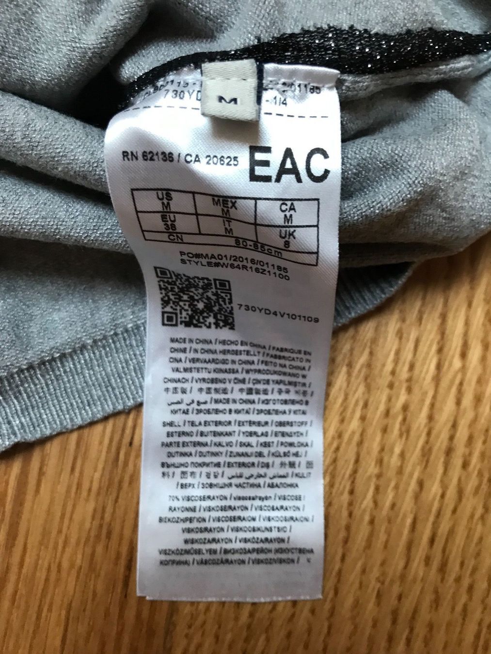 Guess Pullover & Sweatshirts: Guess Pullover – Neu (gemäss Beschreibung) aus Unteriberg von fae_2gz2 2