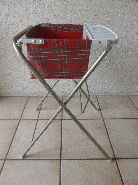 Giocattoli: Puppen Hochstuhl/Sitzli Vintage – Usato da Hitzkirch venduto da kleinerbaer01