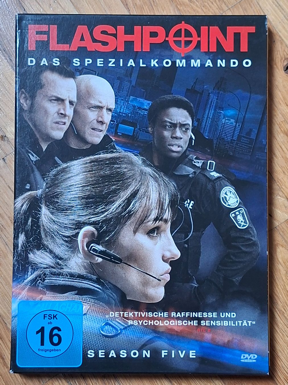 Tutti i DVDs: Flashpoint - Das Spezialkommando - Staffel 1 & 5 – Usato da Wallisellen venduto da Sawr 2