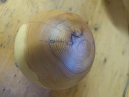 Holzkugel handgedrechselt Dekoobjekt
