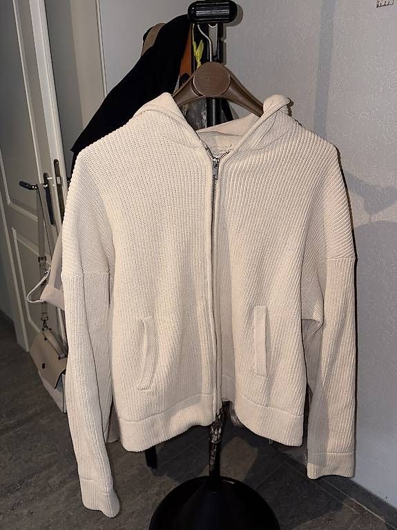 Vestes: Strickjacke Zara – D'occasion à Obergerlafingen par raj_5njg
