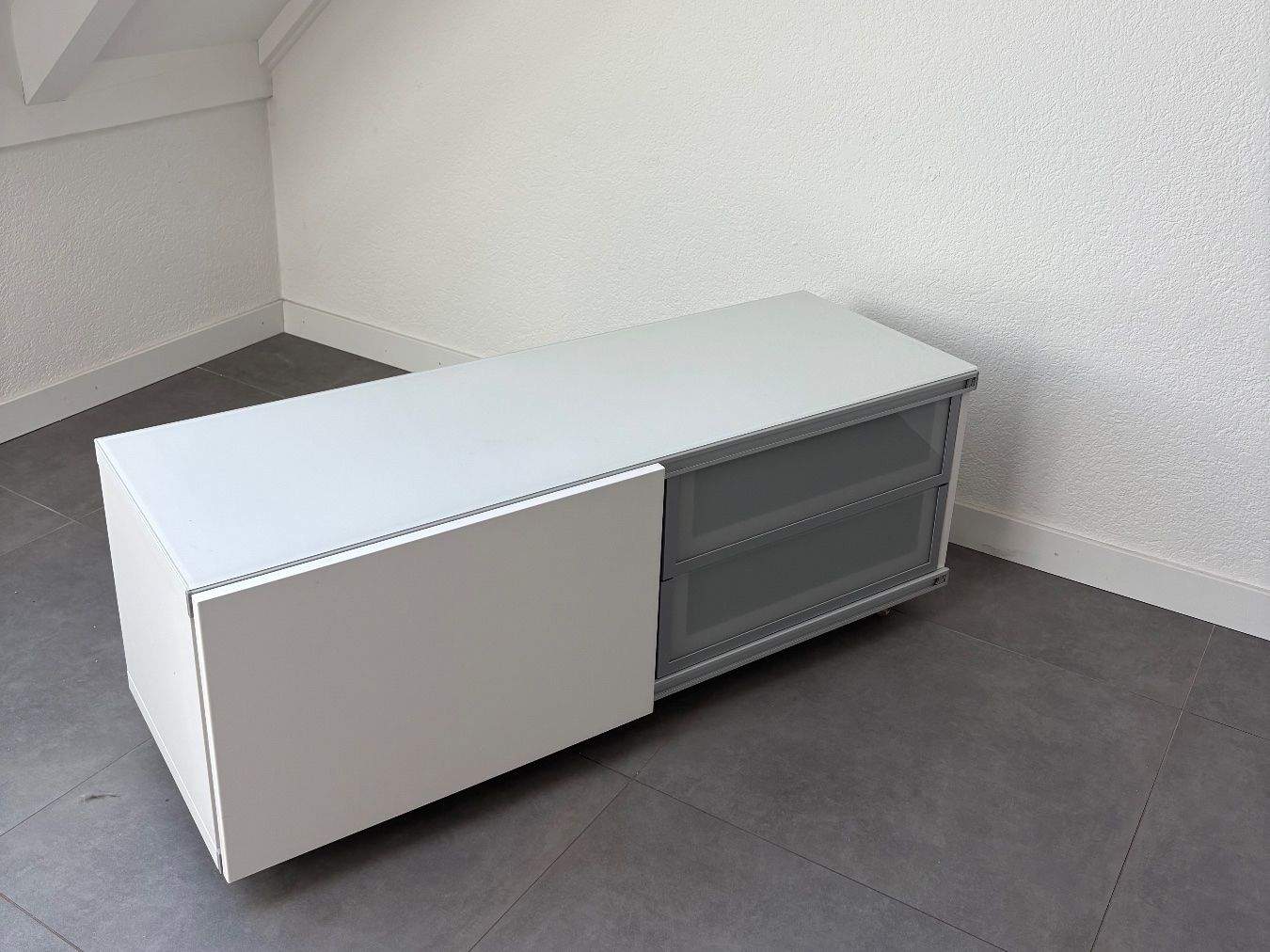 Ikea TV Möbel: Meuble tv IKEA – Gebraucht aus Gland von Leg_Alicia01