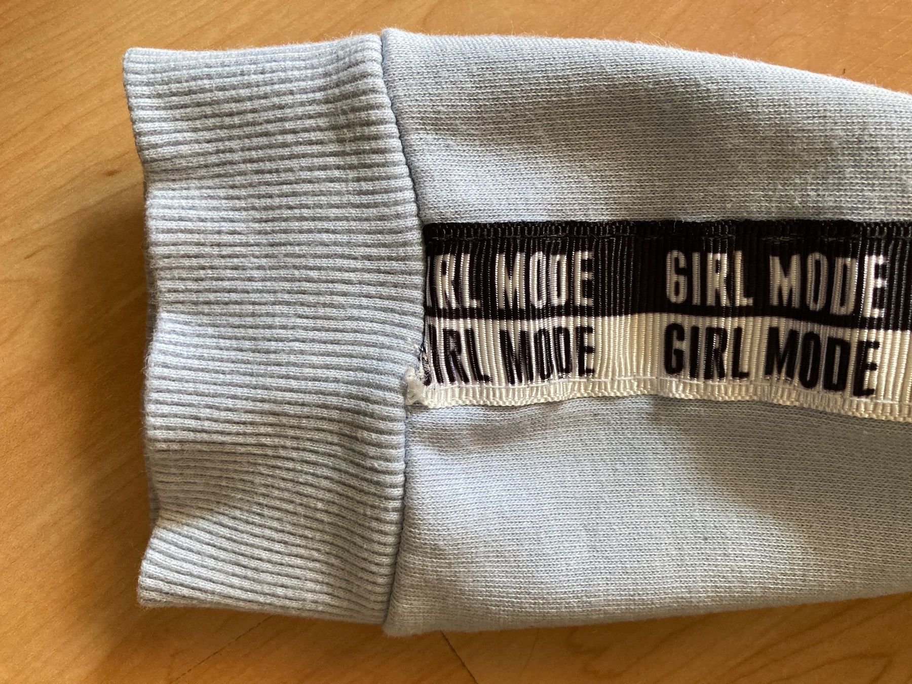 C&A Pulls et sweat-shirts: hellblau-grauer Pullover mit Reissverschluss – D'occasion à Bönigen par Amsoldingen02 2