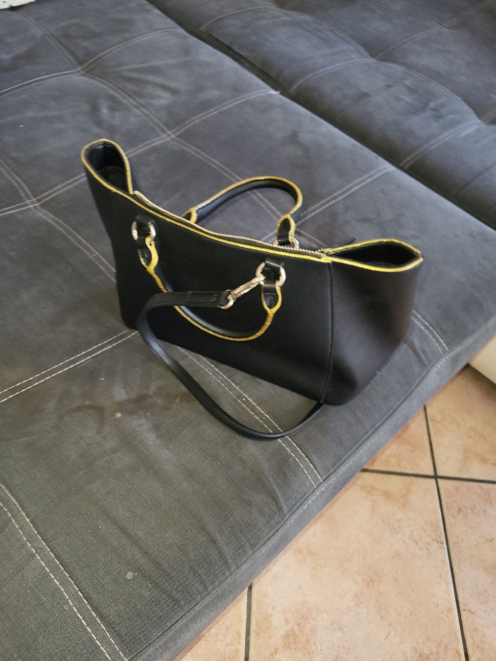 Sacs femmes: sac a main  – D'occasion à Sonvilier par cai_9fqf 2