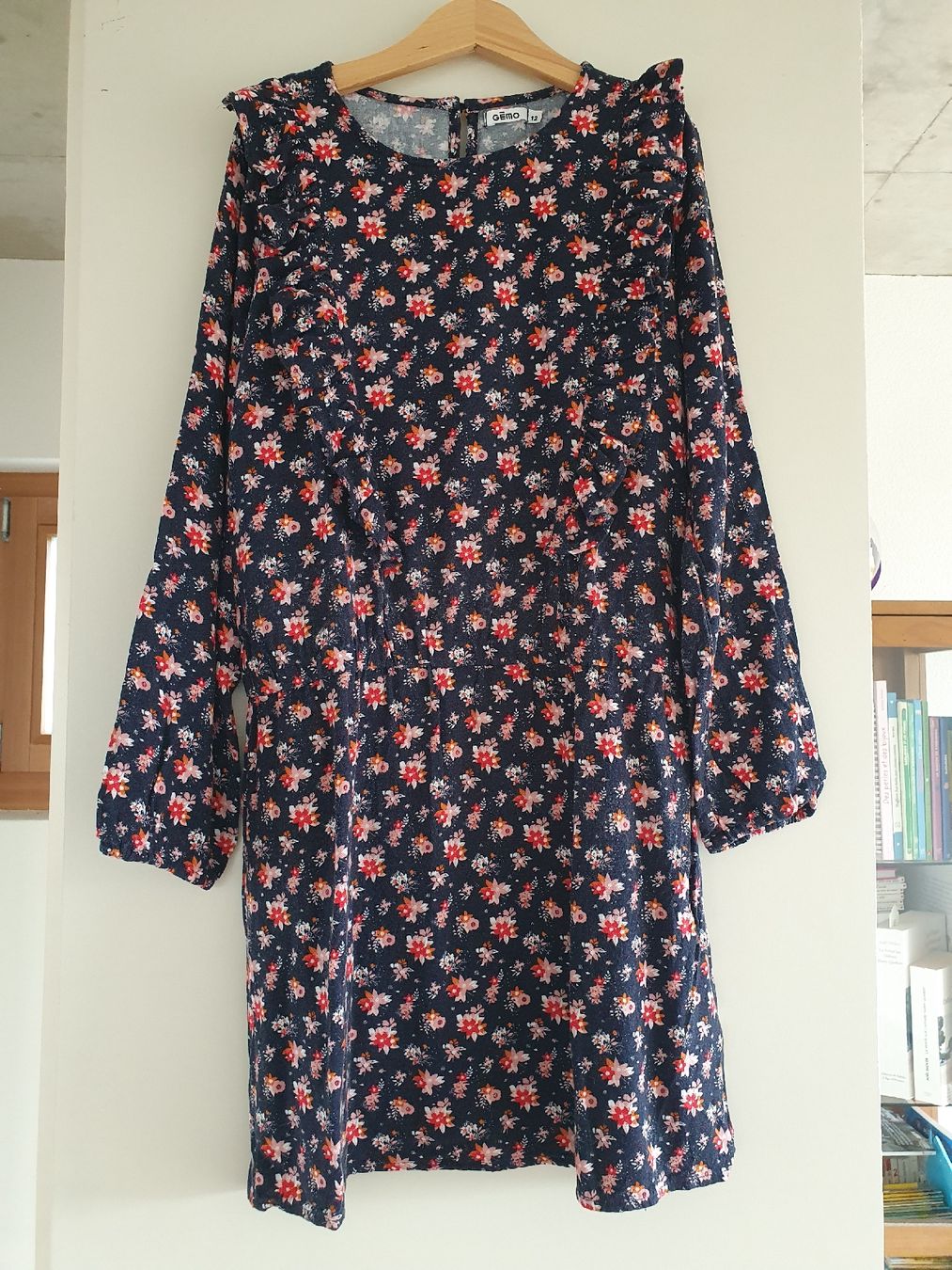 Vestiti & Gonne: Kleid mit Blumen Gr. 146/152 – Usato da Villars-sur-Glâne venduto da richardette