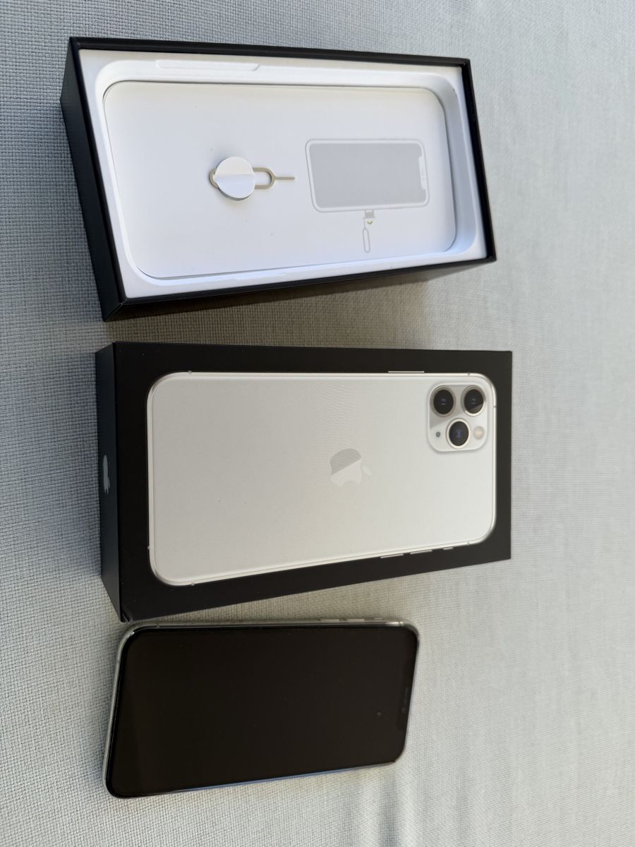Apple Telefoni cellulari / Smartphones: I Phone 11 pro 256GB – Usato da Gränichen venduto da Nicci10