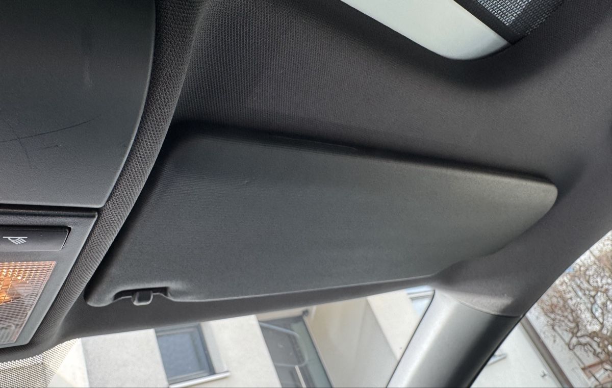 Tutti pezzi di ricambio auto: VW Polo 6C 6R Sonnenblende – Usato da Aesch BL venduto da Erin3 2