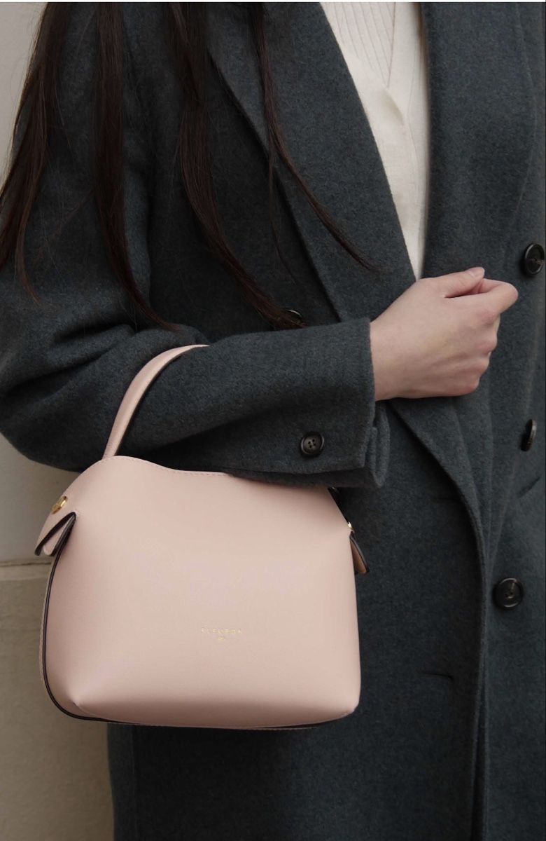 Taschen für Damen: Sac à main fleuron Paris mini Swann – Gebraucht aus Lausanne von Meganelausanne 2
